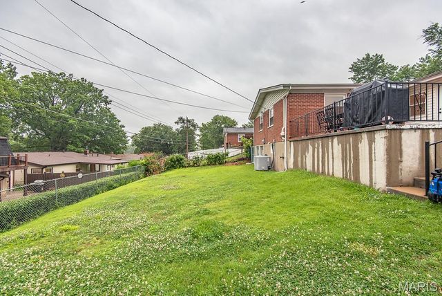 729 Wingan Lane, St Louis, MO 63125