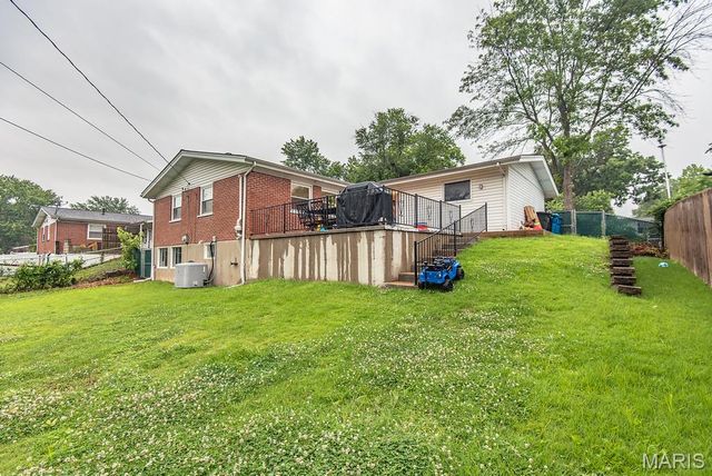 729 Wingan Lane, St Louis, MO 63125