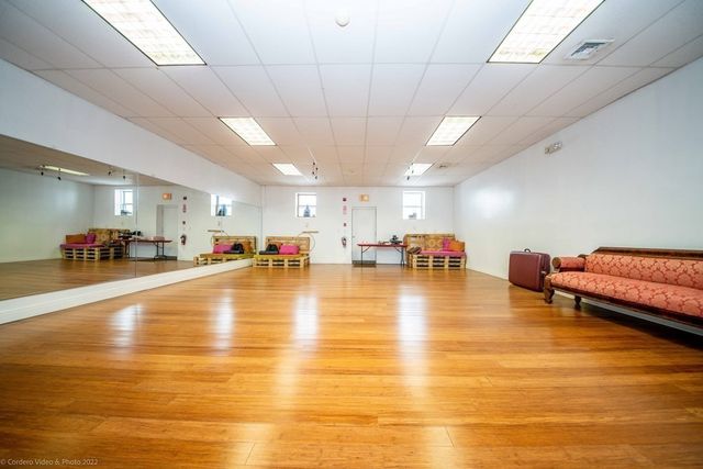 152 Belleville Ave, New Bedford, MA 02746