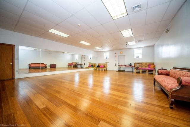 152 Belleville Ave, New Bedford, MA 02746