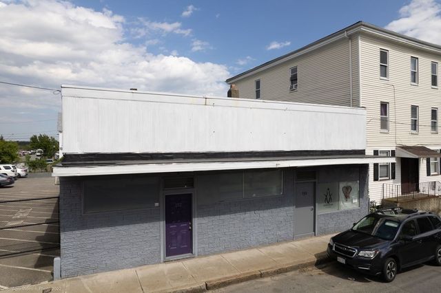 152 Belleville Ave, New Bedford, MA 02746