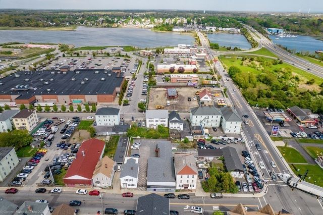 152 Belleville Ave, New Bedford, MA 02746