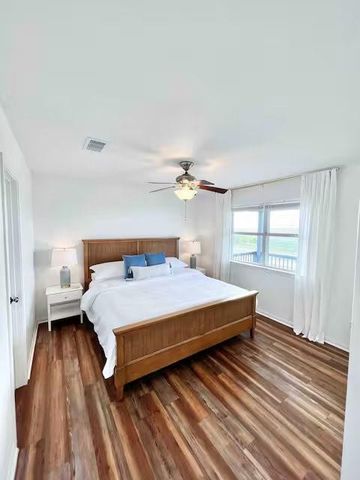 1426 Bluewater Highway, Surfside Beach, TX 77541