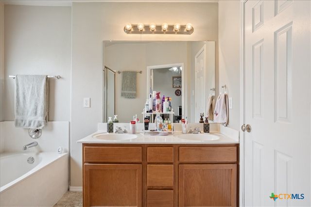 425 Weeping Willow Drive, Temple, TX 76502