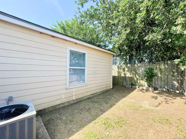 15415 KAMARY LN, San Antonio, TX 78247