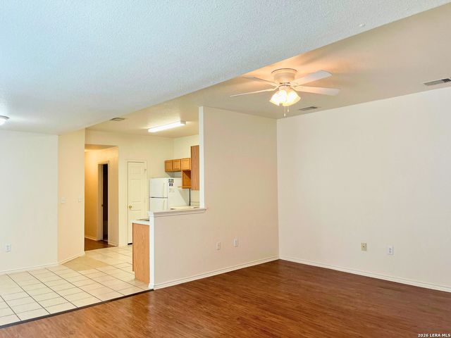 15415 KAMARY LN, San Antonio, TX 78247