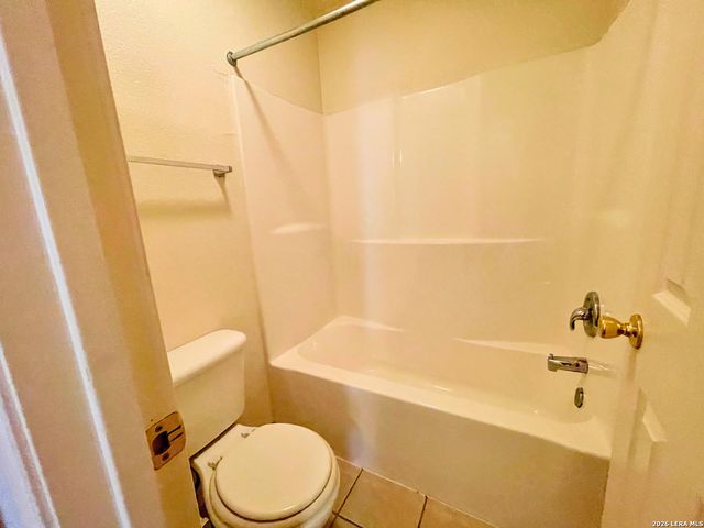 15415 KAMARY LN, San Antonio, TX 78247