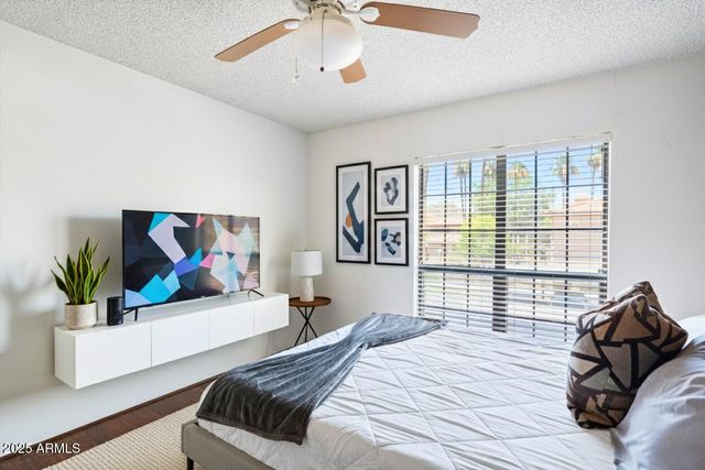 10410 N CAVE CREEK Road 2229, Phoenix, AZ 85020