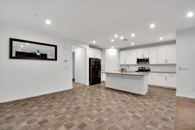 4040 Citation Dr, Olivehurst, CA 95961