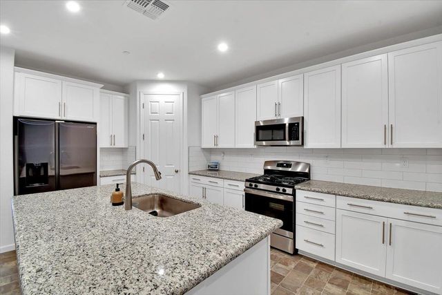 4040 Citation Dr, Olivehurst, CA 95961