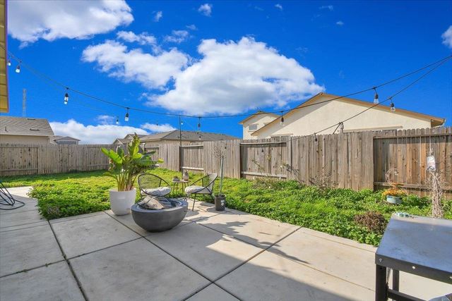 4040 Citation Dr, Olivehurst, CA 95961