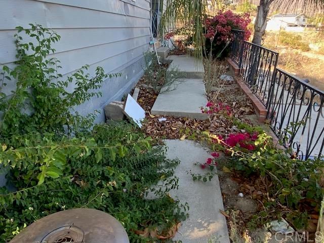 5676 Dehesa Road E, El Cajon, CA 92019