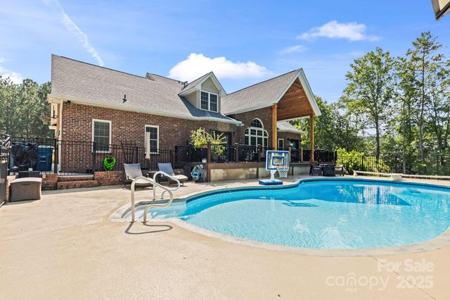 221 Riverwalk Drive, Connelly Springs, NC 28612