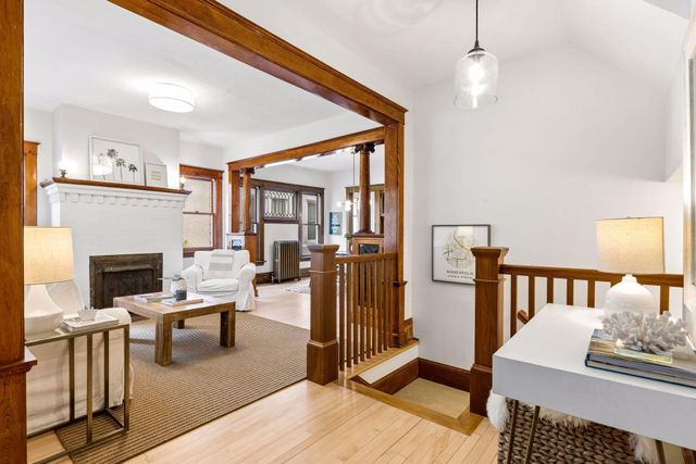 2441 Dupont Avenue S, Minneapolis, MN 55405