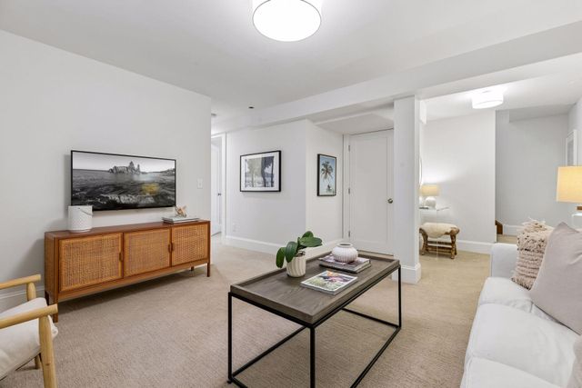 2441 Dupont Avenue S, Minneapolis, MN 55405