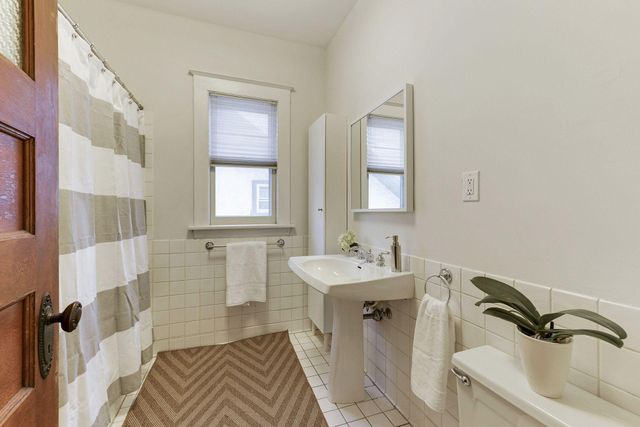 2441 Dupont Avenue S, Minneapolis, MN 55405