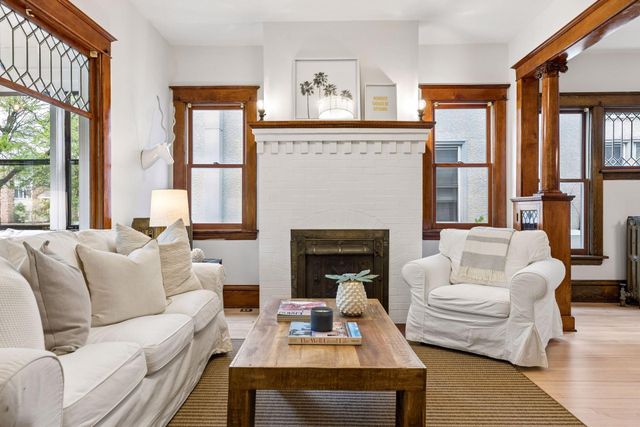 2441 Dupont Avenue S, Minneapolis, MN 55405