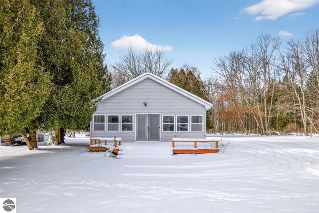 Image 1 of property listing at 1647 N Huron Road, Tawas City, MI 48763