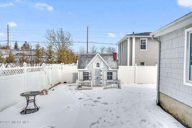 15 Maple Avenue, Oceanport, NJ 07757