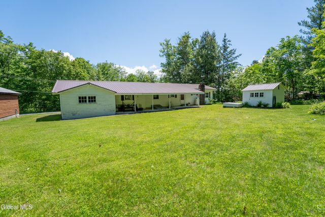197 Lakeside Drive, Mayfield, NY 12117