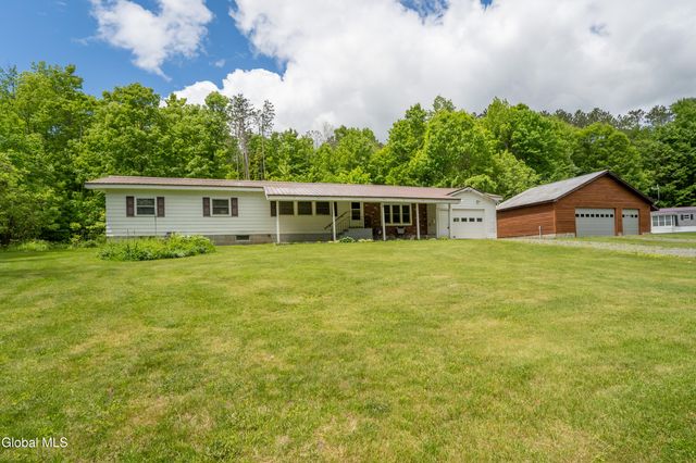 197 Lakeside Drive, Mayfield, NY 12117