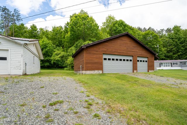 197 Lakeside Drive, Mayfield, NY 12117