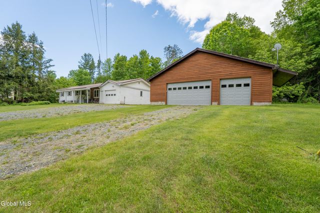 197 Lakeside Drive, Mayfield, NY 12117