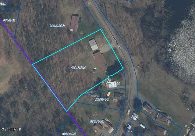 197 Lakeside Drive, Mayfield, NY 12117