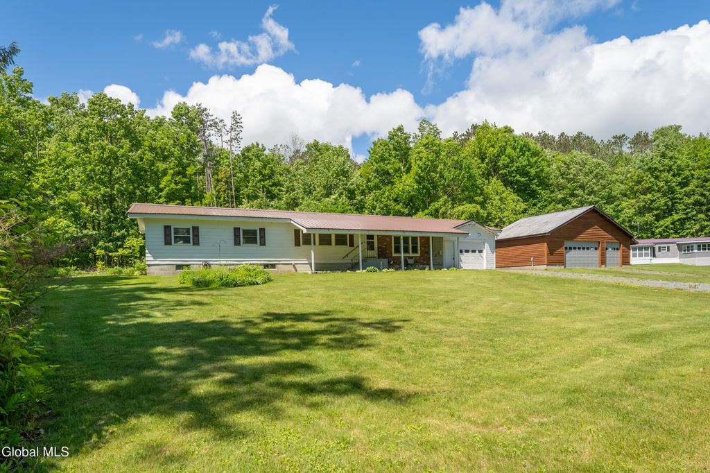 197 Lakeside Drive, Mayfield, NY 12117