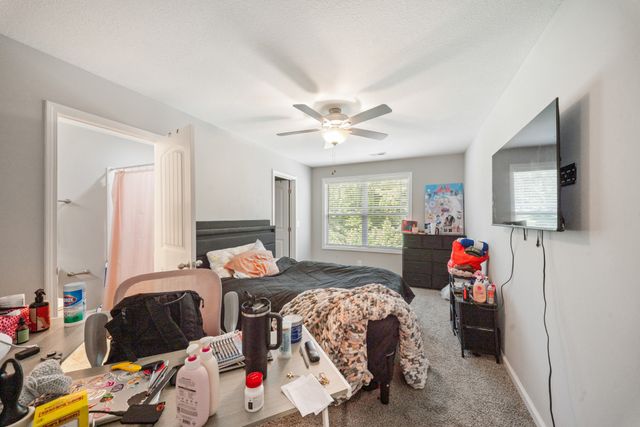 253 Woodland Valley Ln, Clarksville, TN 37040