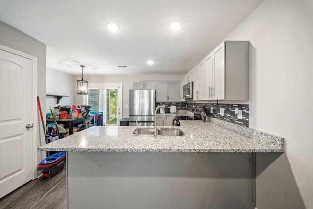 253 Woodland Valley Ln, Clarksville, TN 37040