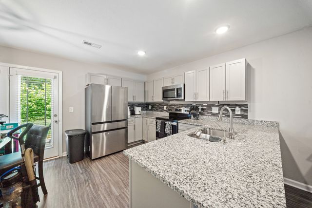 253 Woodland Valley Ln, Clarksville, TN 37040