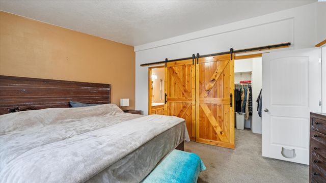 317 7th St, Benton City, WA 99320