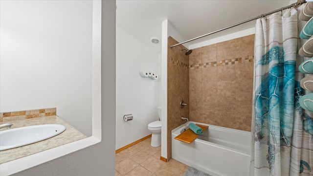 317 7th St, Benton City, WA 99320