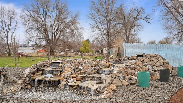 317 7th St, Benton City, WA 99320