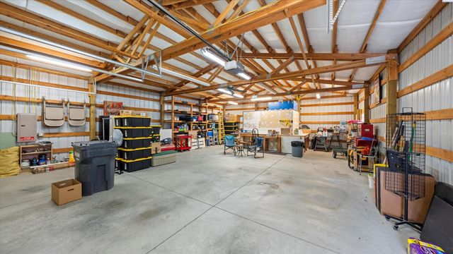 317 7th St, Benton City, WA 99320