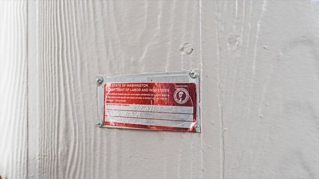 317 7th St, Benton City, WA 99320