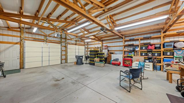317 7th St, Benton City, WA 99320