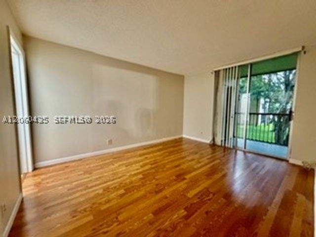 3121 NW 47th Ter 212, Lauderdale Lakes, FL 33319