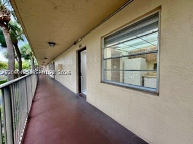 3121 NW 47th Ter 212, Lauderdale Lakes, FL 33319