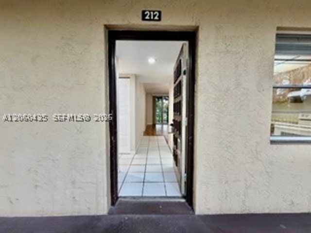 3121 NW 47th Ter 212, Lauderdale Lakes, FL 33319