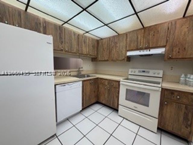 3121 NW 47th Ter 212, Lauderdale Lakes, FL 33319