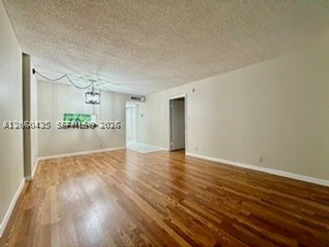 3121 NW 47th Ter 212, Lauderdale Lakes, FL 33319