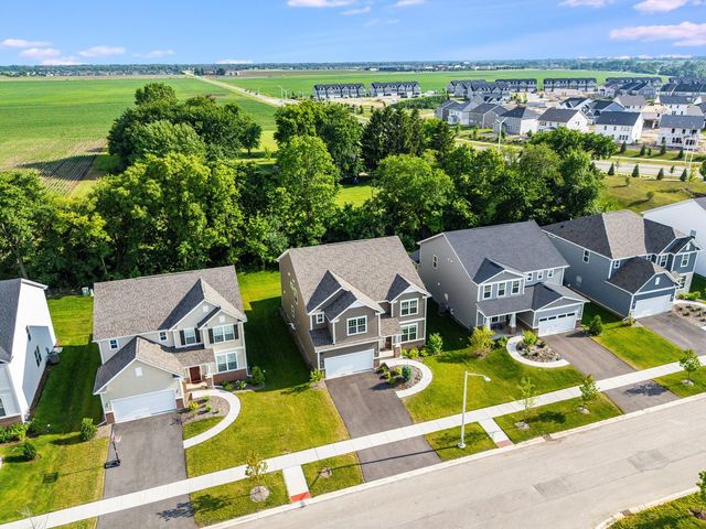 2225 Bent Grass Way, Bolingbrook, IL 60490