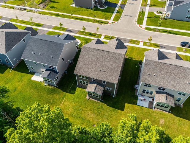 2225 Bent Grass Way, Bolingbrook, IL 60490