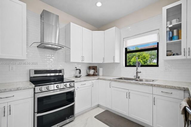 918 NE 191st Street, Miami, FL 33179