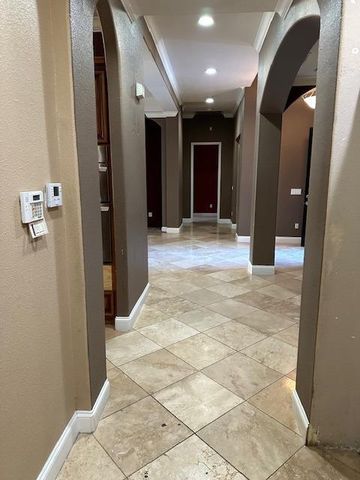4520 E Morada Ln, Stockton, CA 95212