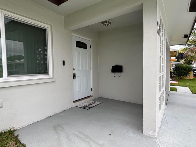 5611 NW 49TH Terrace, Tamarac, FL 33319