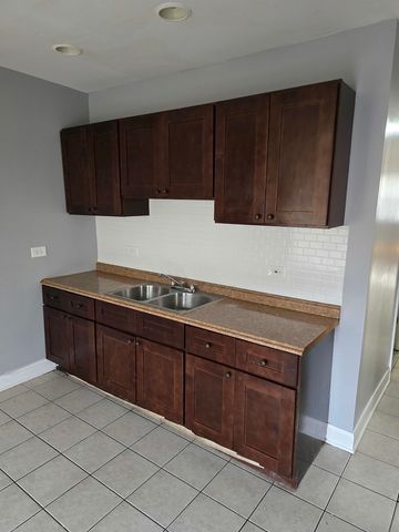 5621 S Green Street, Chicago, IL 60621