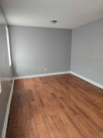 5621 S Green Street, Chicago, IL 60621